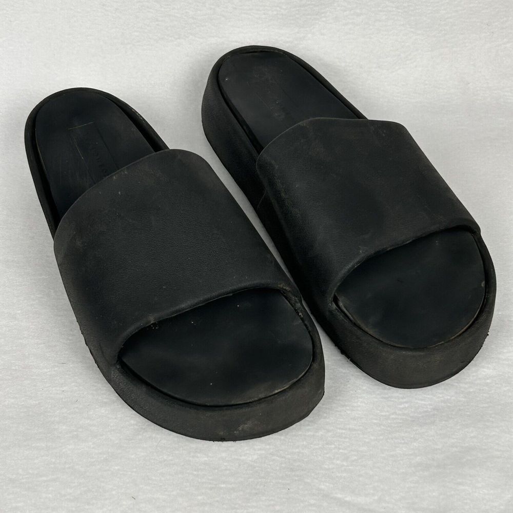 Yellow Box Super Cushiony Torrey‎ Black Slide Women's Sandal 9